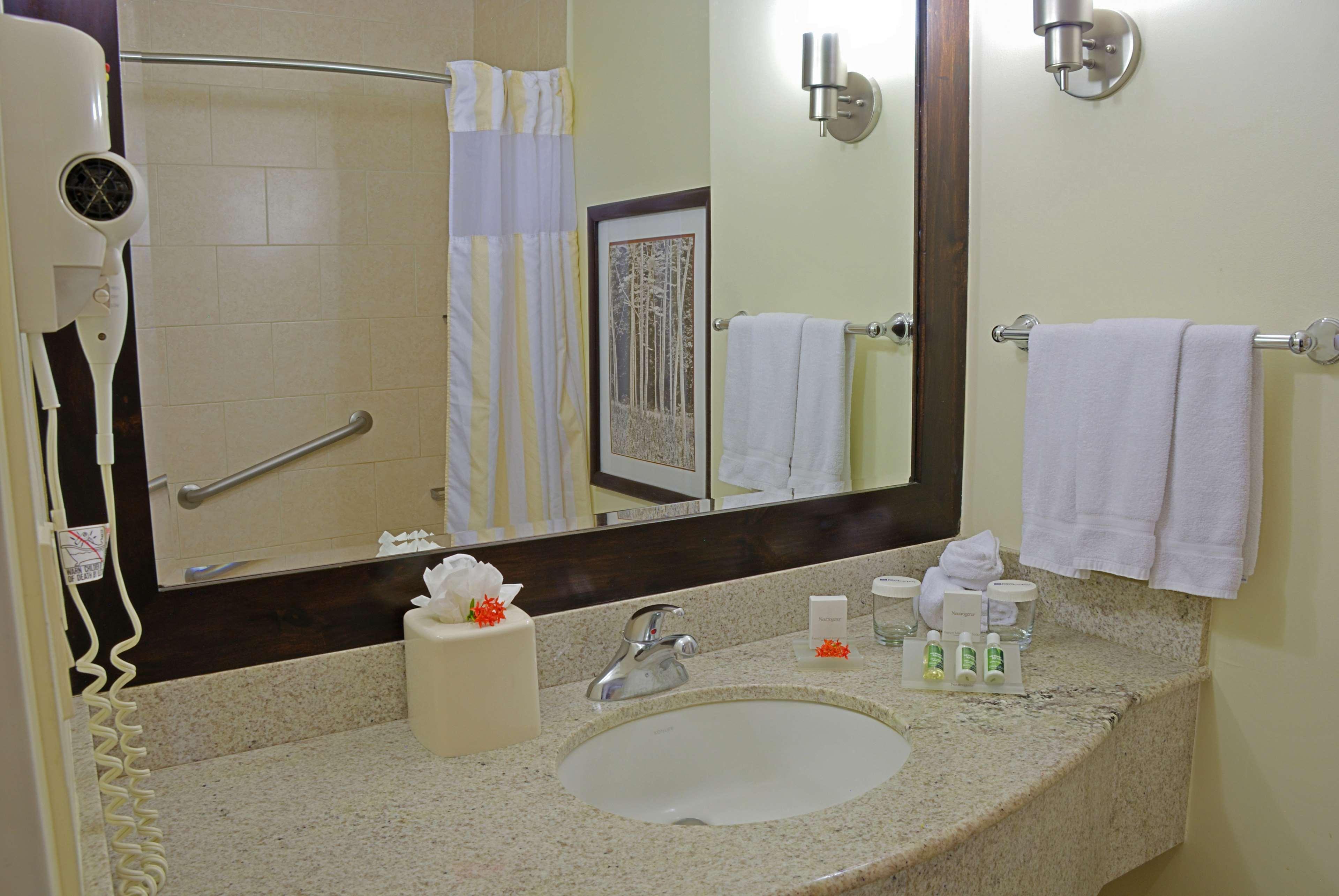 Hilton Garden Inn Guanacaste Airport Liberia Exterior photo