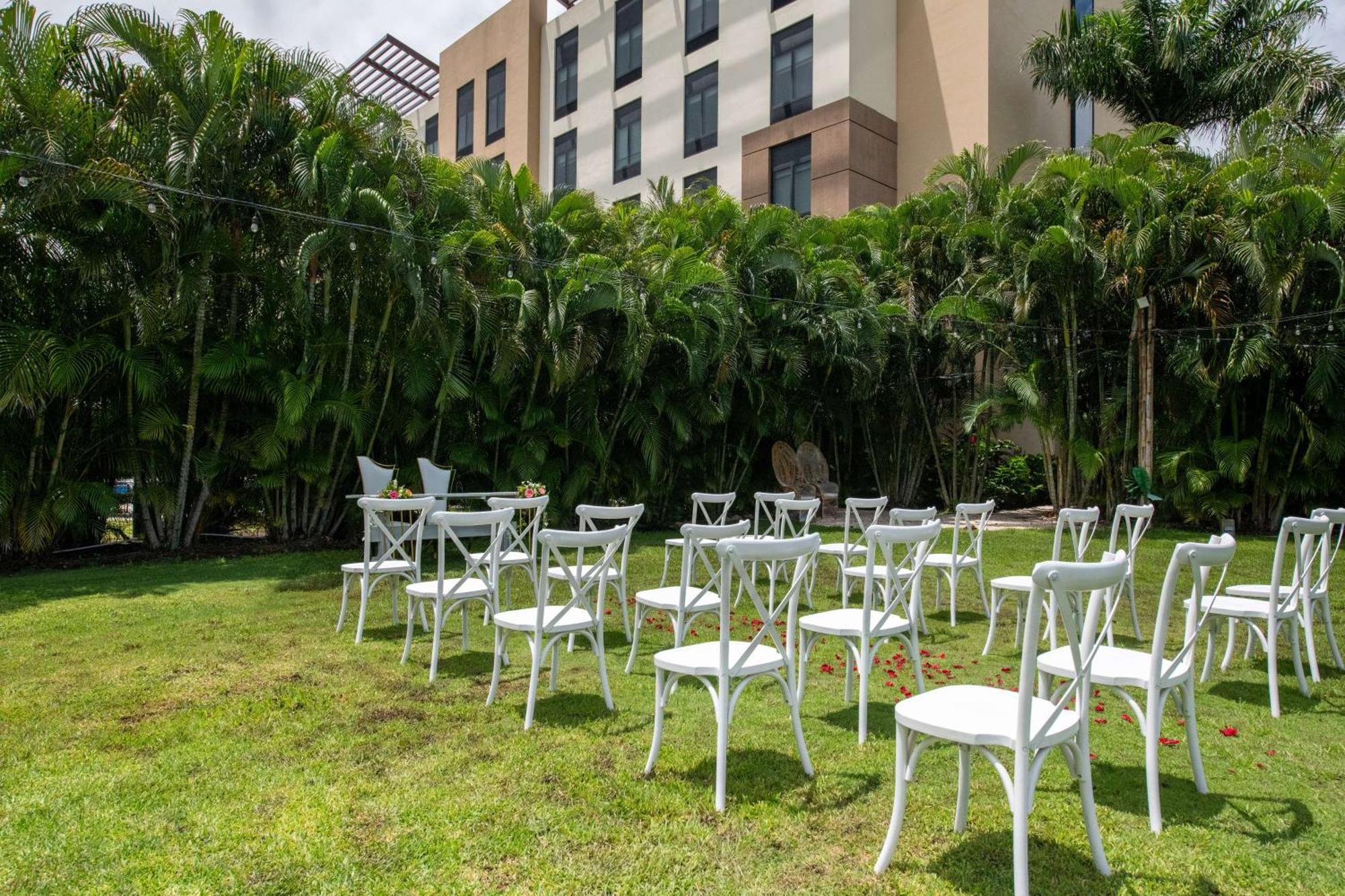 Hilton Garden Inn Guanacaste Airport Liberia Exterior photo